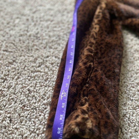 Leopard Fur Coat - Picture 10 of 11